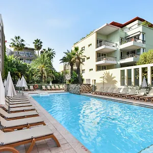 Aparthotel Pierre & Premium Port Prestige, Antibes